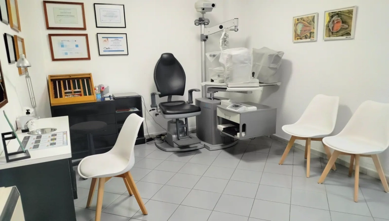 Sala de exploración en óptica Paseo San Antonio Salamanca | Óptica Alamedilla